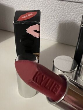 Kylie Jenner Lipstick in Madeline